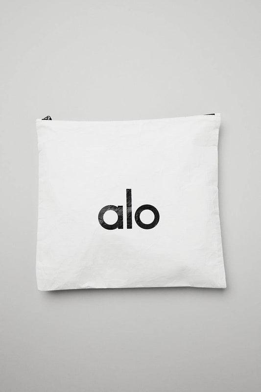 Alo Yoga | Keep It Dry Fitness Zip Pouch Bag in Black